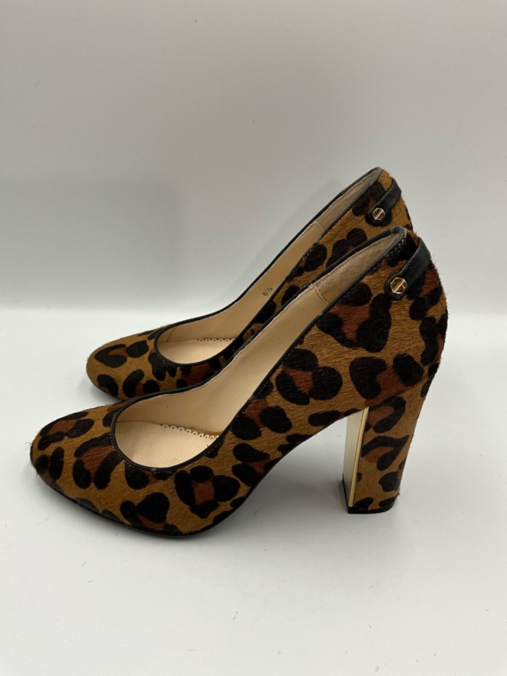 C. Wonder Pumps Size 6.5 Leopard-Print Block Heel Pumps - Brown & Black